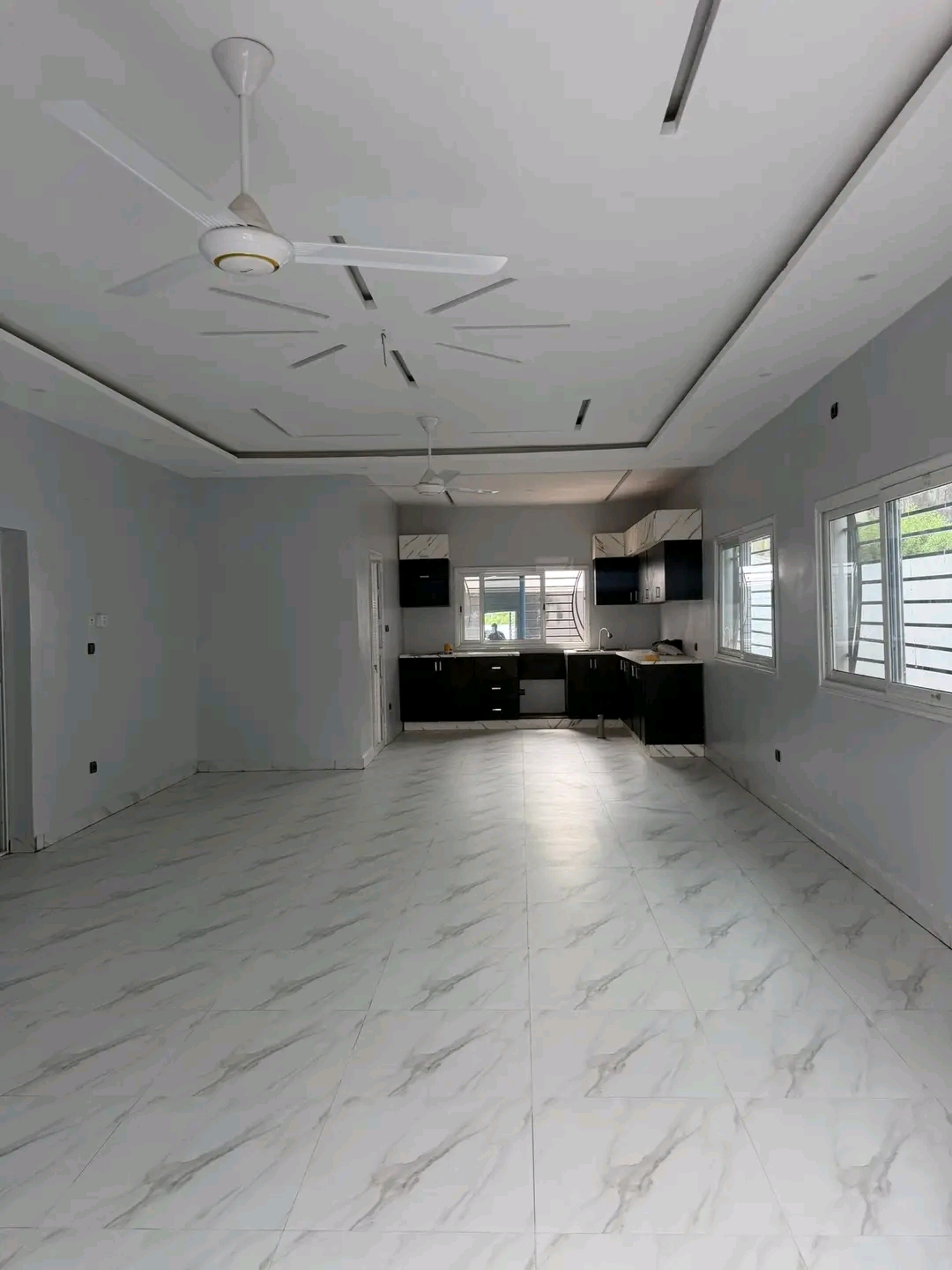 Magnifique Triplex avec piscine à vendre - Opportunité rare à Sotuba ACI 