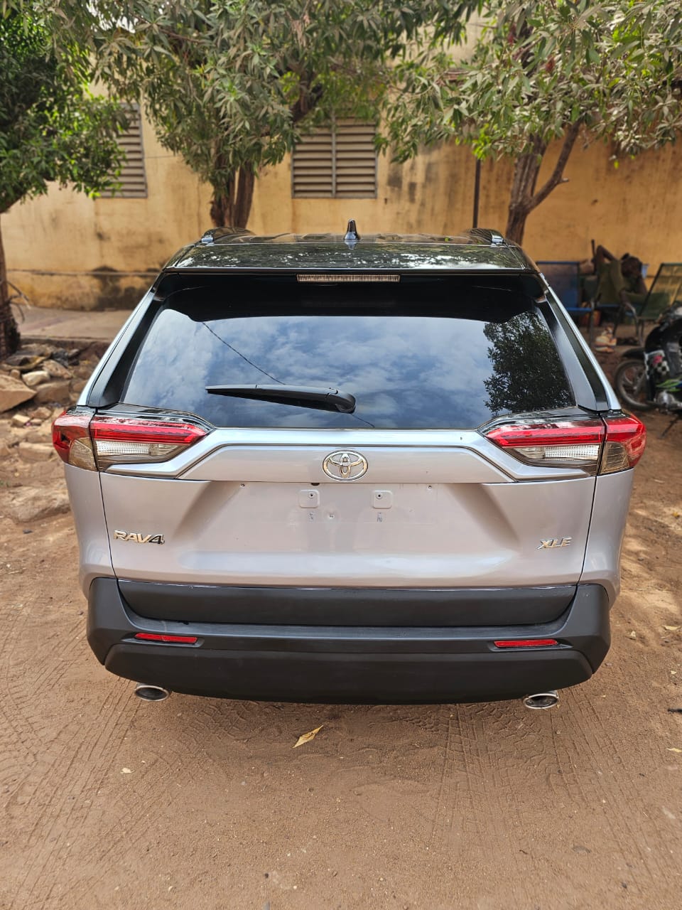 TOYOTA RAV4 année 2021 