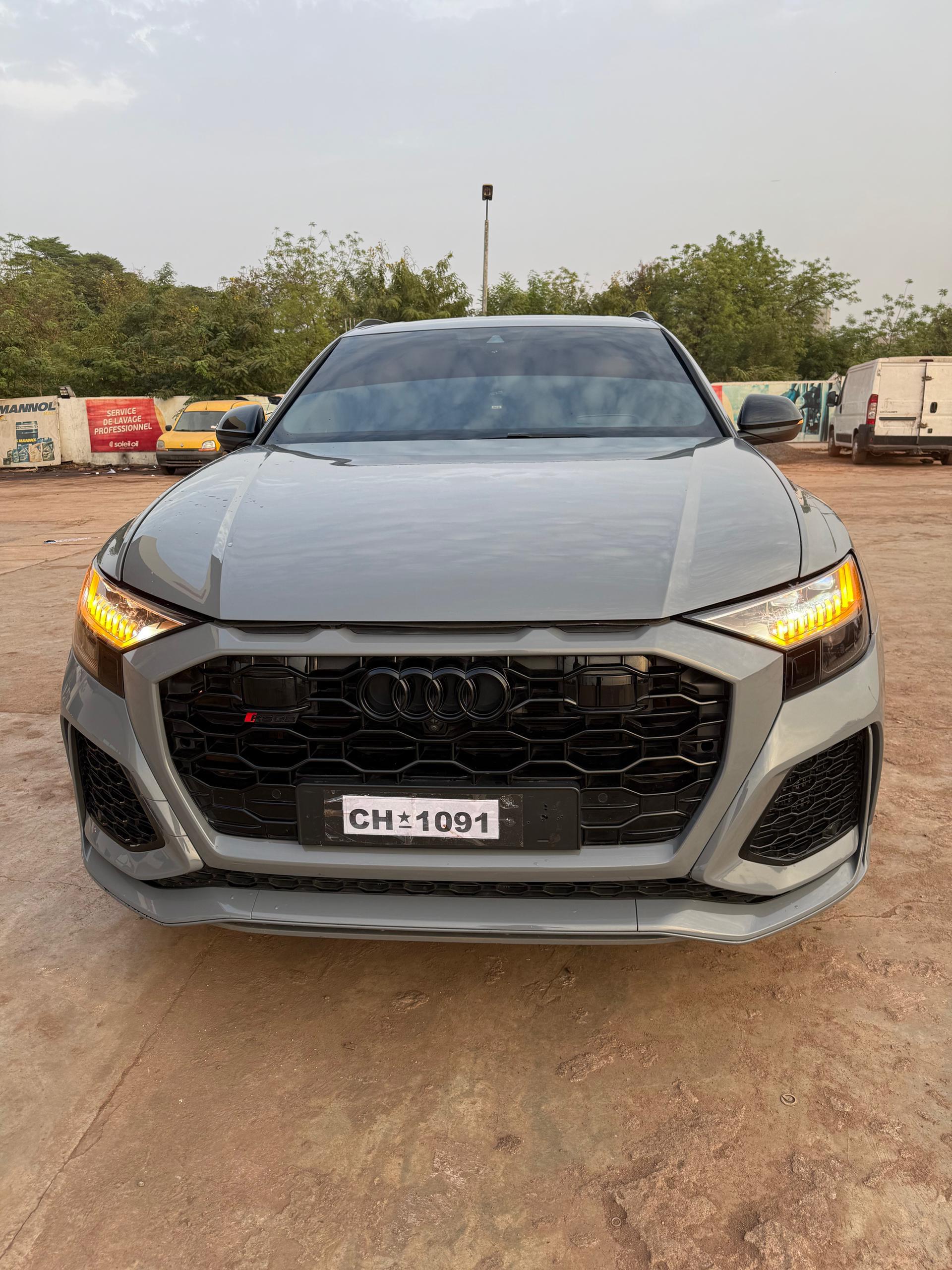 AUDI RSQ8 2024 V8